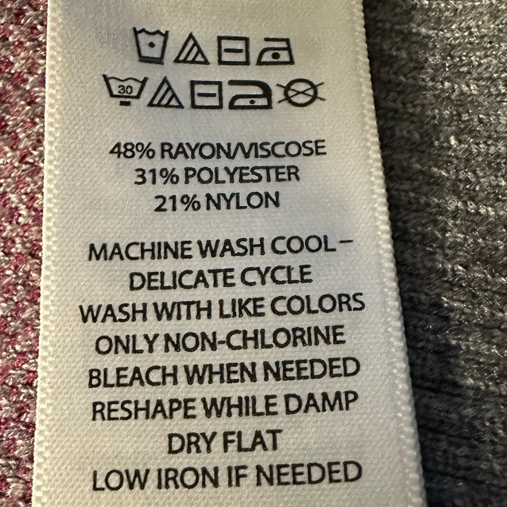 Tahari Sweater Size Large